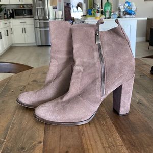 Steve Madden Roooler Grey Suede Zipper Booties Size 11